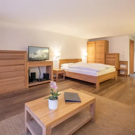 Peak 2 - In The Heart Of Apartment