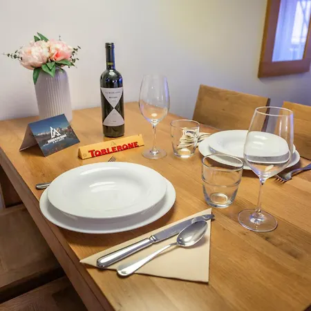 Peak 2 - In The Heart Of Apartment